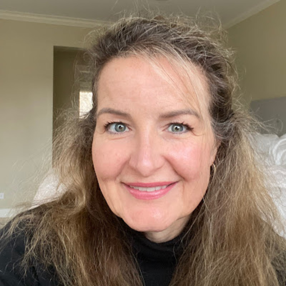 Meet your Posher, Debbie